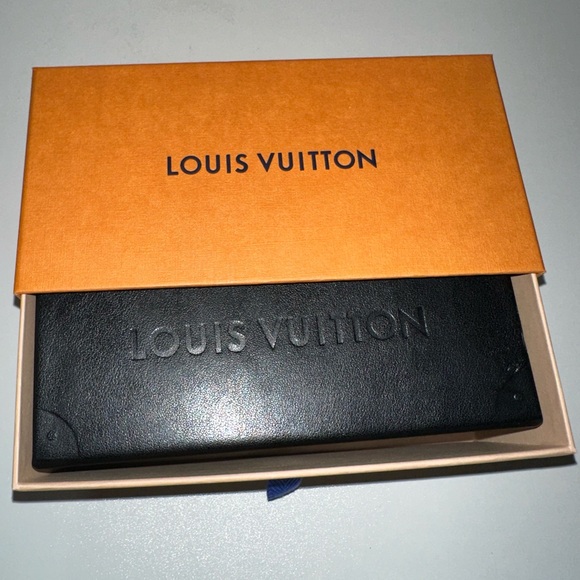 Louis Vuitton cyclone sunglasses - Picture 8 of 8
